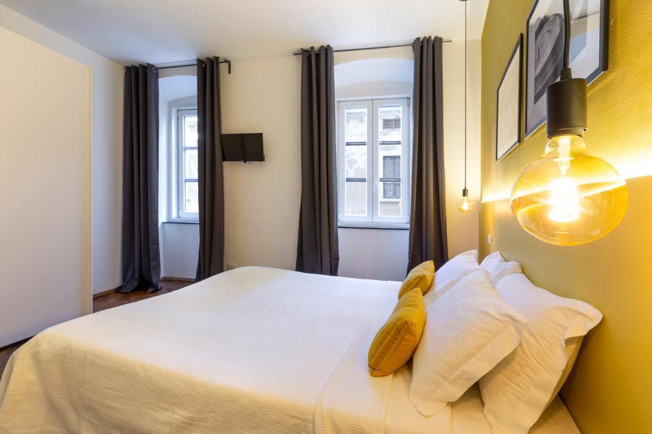 Tram Apartment For 4 Guests Trieste Luaran gambar