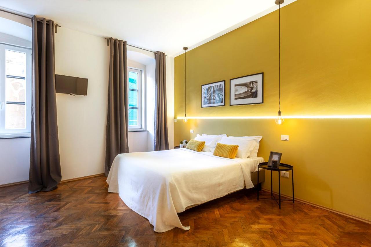 Tram Apartment For 4 Guests Trieste Luaran gambar